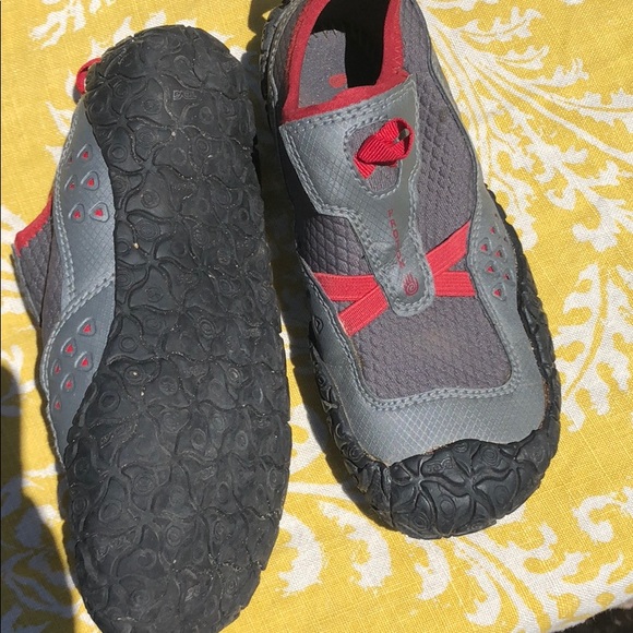 teva proton water shoes